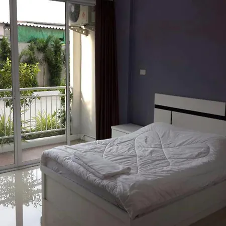 โรงแรม โอโย 75389 แพนโดร่า เฮาส์
