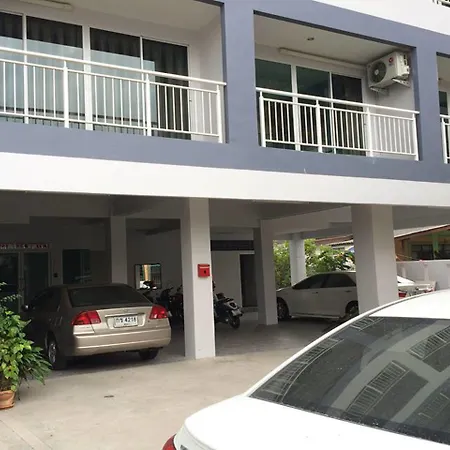 โรงแรม โอโย 75389 แพนโดร่า เฮาส์ 2*