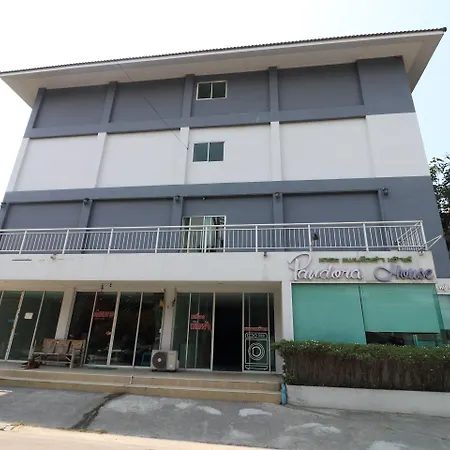 โอโย 75389 แพนโดร่า เฮาส์ 2* Pattaya