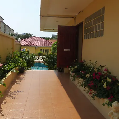 Hotel Butterfly Garden Boutique Residence: Luxury With Baths 4*