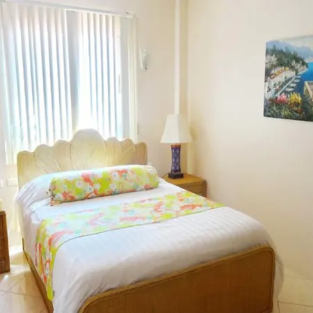 Butterfly Garden Boutique Residence: Luxury With Baths 4* Pattaya