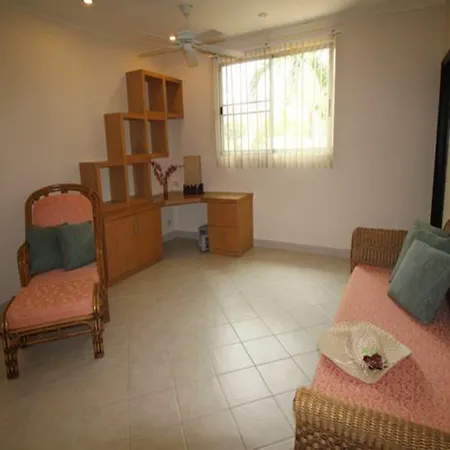 Hotel Butterfly Garden Boutique Residence: Luxury With Baths Pattaya