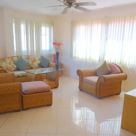 Hotel Butterfly Garden Boutique Residence: Luxury With Baths