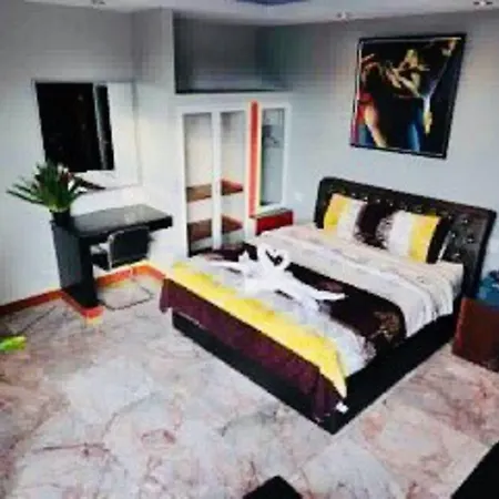 Koenig Mansion โรงแรม