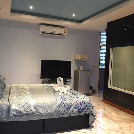 Koenig Mansion โรงแรม