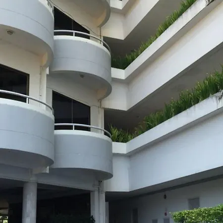 Garden Paradise Hotel 3*