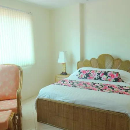 Butterfly Garden Boutique Residences: Luxury & With Full Amenities 3* Pattaya