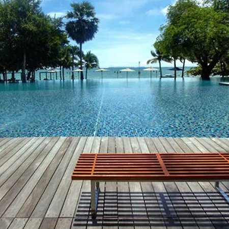 Northpoint Luxury Grandisvillas Hotel