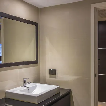 Unique Regency 4*
