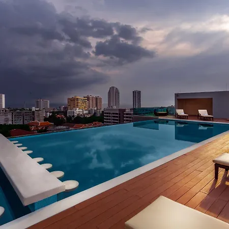Unique Regency โรงแรม