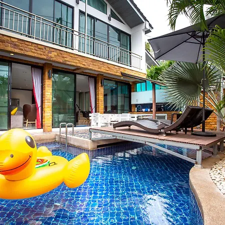 วิลล่า 4poolvillas *
