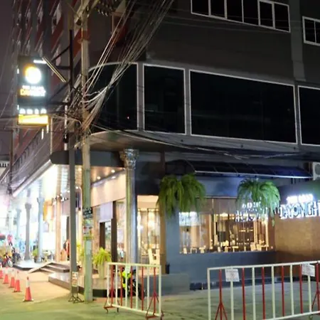 The Grand Day Night โรงแรม Pattaya
