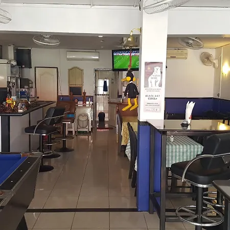 โรงแรม Sandman & Sports Bar
