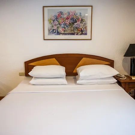 Lido Hotel 3*