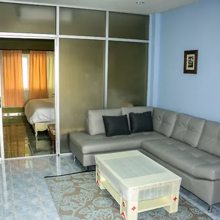 Oyo 75486 Anna บ้านพัก