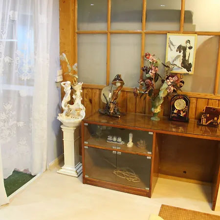 Oyo 75486 Anna บ้านพัก 3*