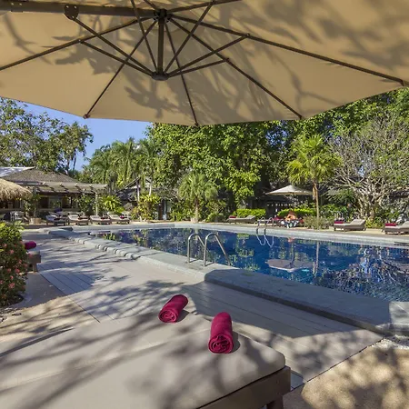 โรงแรม Let's Hyde & - Pool