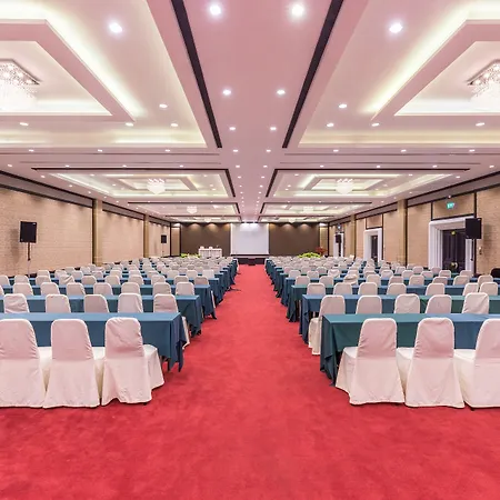 โรงแรม Ambassador Jomtien Wing 3*