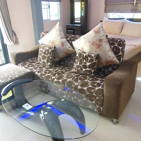 Boomerang And Bar บ้านพัก Pattaya
