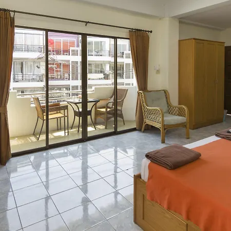 Traveller's Rest Sports Bar Guest house 4*
