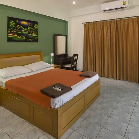 Traveller's Rest Sports Bar Guest house 4*