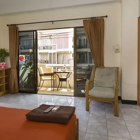 Traveller's Rest Sports Bar Guest house 4*