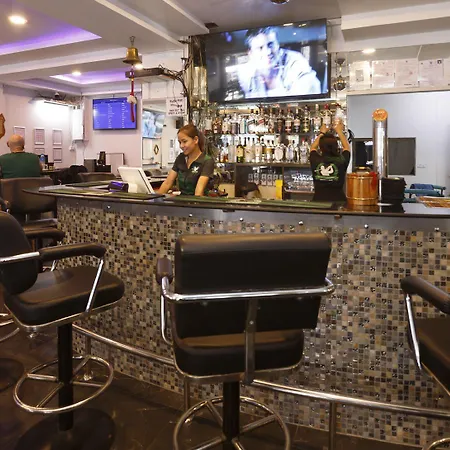 Traveller's Rest Sports Bar Guest house Pattaya