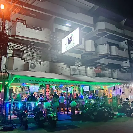 Traveller's Rest Sports Bar 4*
