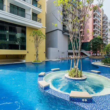 โรงแรม Citrus Grande By Compass Hospitality 5*