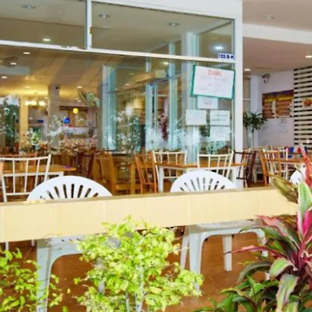 Blue House โรงแรม 2*