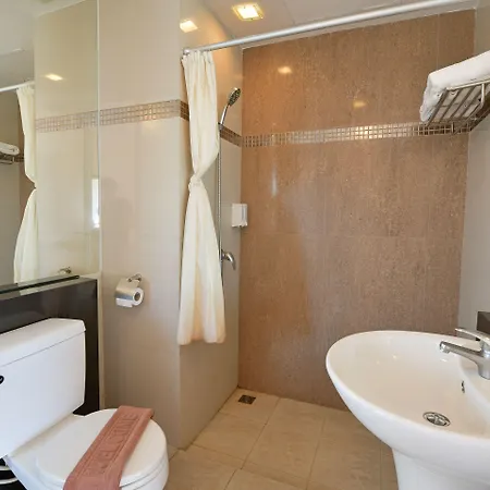 Oyo 109 Ozone Prime 4*
