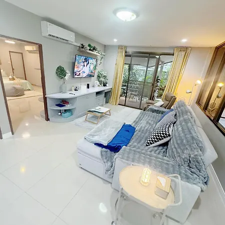 Sun And Moon House * Pattaya
