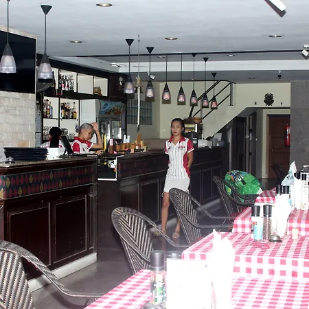 โรงแรม Zip & Restaurant Pattaya