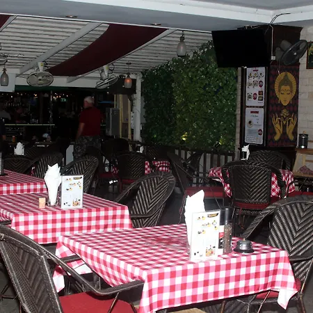 Zip & Restaurant โรงแรม