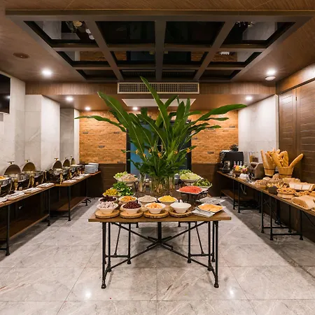 โรงแรม โรงแรมแอคควา 4*