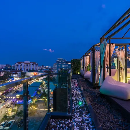 โรงแรม โรงแรมแอคควา 4*