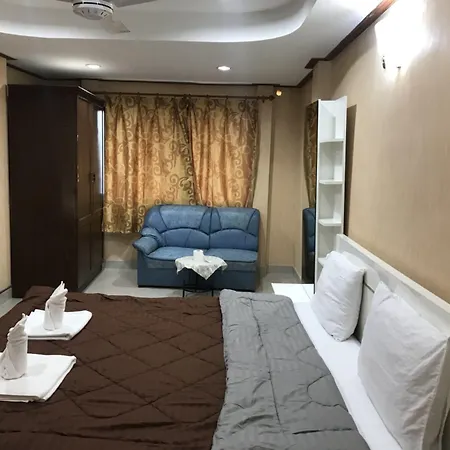 Oyo 75494 President บ้านพัก Pattaya