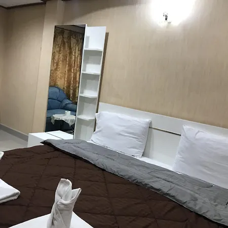 บ้านพัก Oyo 75494 President Pattaya