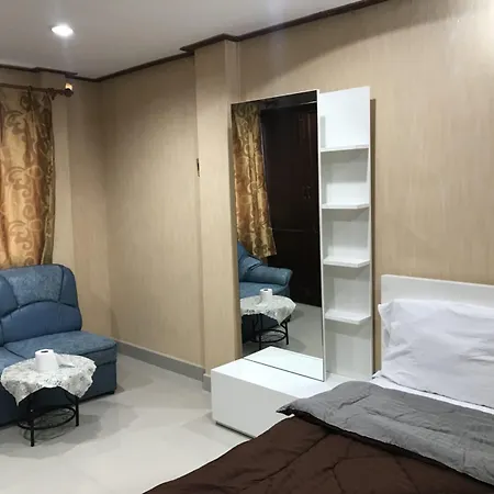 Oyo 75494 President บ้านพัก