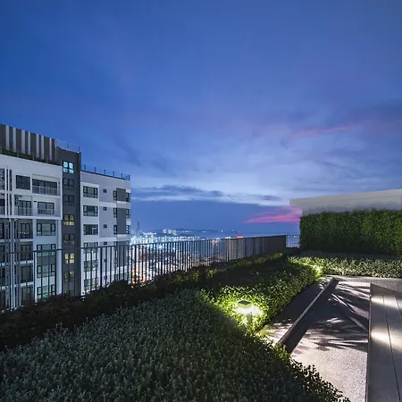 Many The Base อพาร์ทเม้น Pattaya
