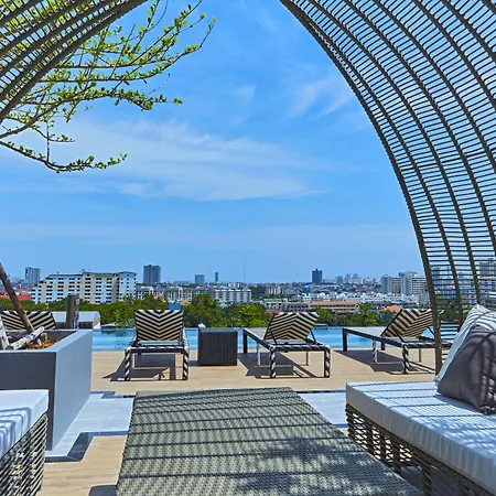 โรงแรม Chezzotel 4*