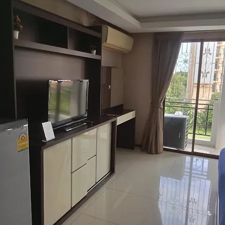 House Of Pattaya- Near Walking Street โรงแรม 3*