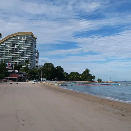 The Riviera Wongamat Hong Apartment Pattaya