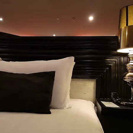 Tsix5 Quarter Hotel