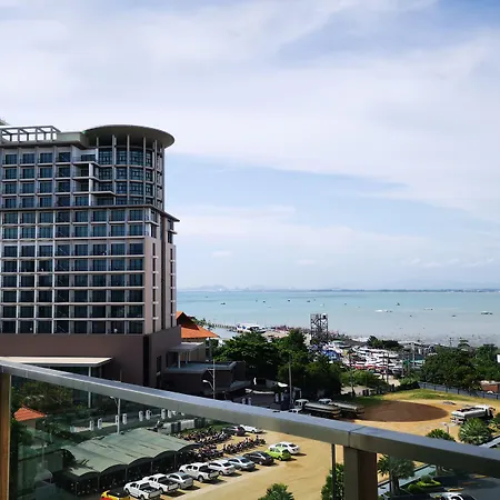 Hotel Tsix5 Quarter 5*