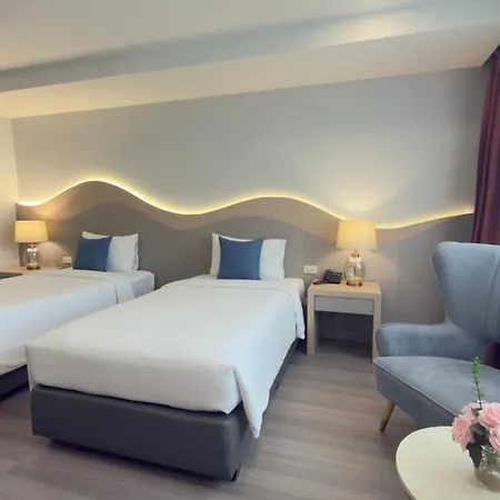 โรงแรม Empress 3*