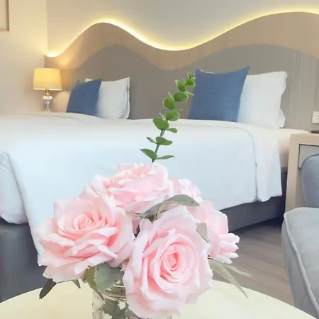 โรงแรม Empress 3*