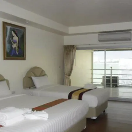 Hotel At Sea 2*