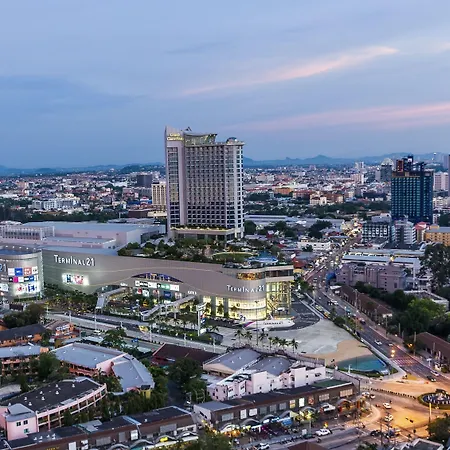 Grande Centre Point Hotel 5*