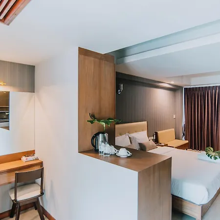 Marine Plaza Hotel